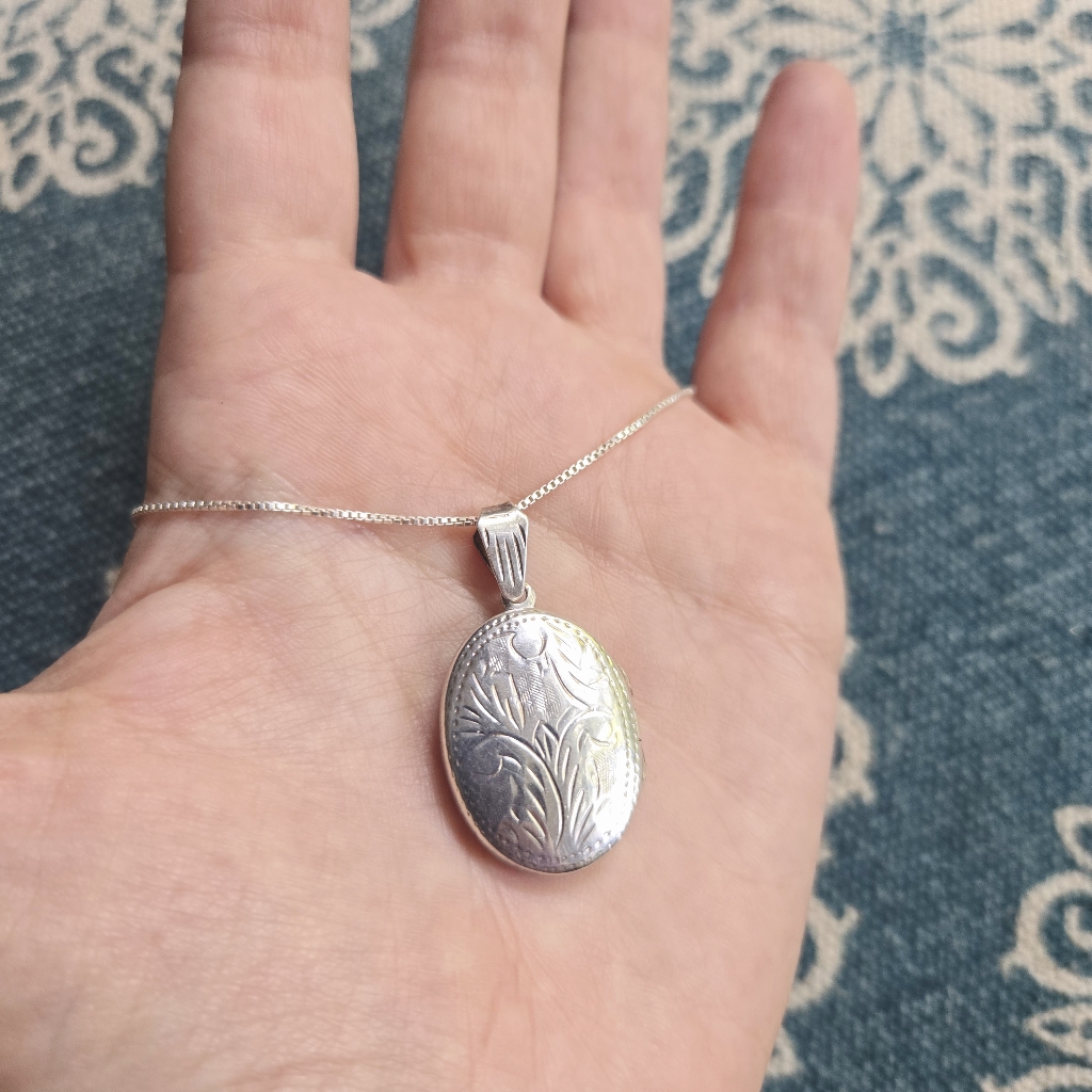 Vintage 925 Sterling Silver Ornate Locket Necklace